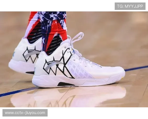 克莱·汤普森与安踏签下终身合同,12年间签名鞋售出超1000万双 克莱·汤普森与安踏签下终身合同,12年间签名鞋售出超1000万双